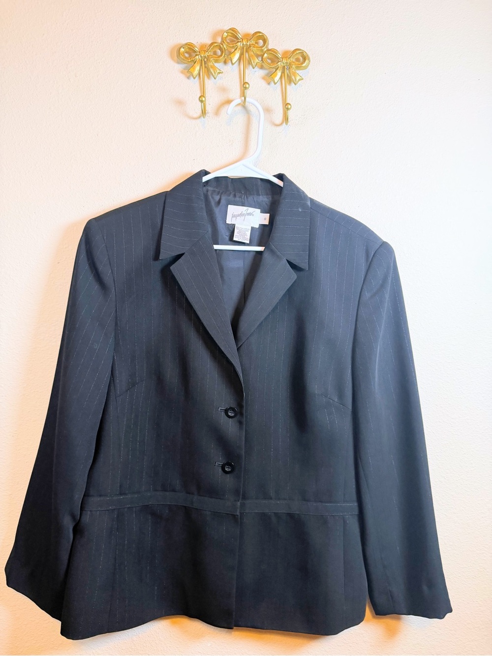 Jacqueline Ferrar Blue w/Metallic Pinstripe Women's Blazer. Size 16